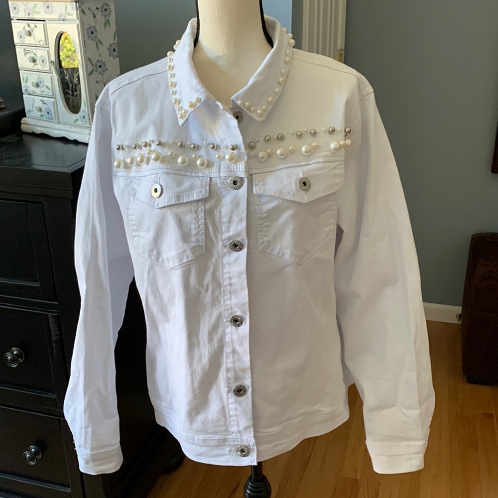 🌸ASHLEY STEWART EMBELLISHED DENIM JACKET🌸